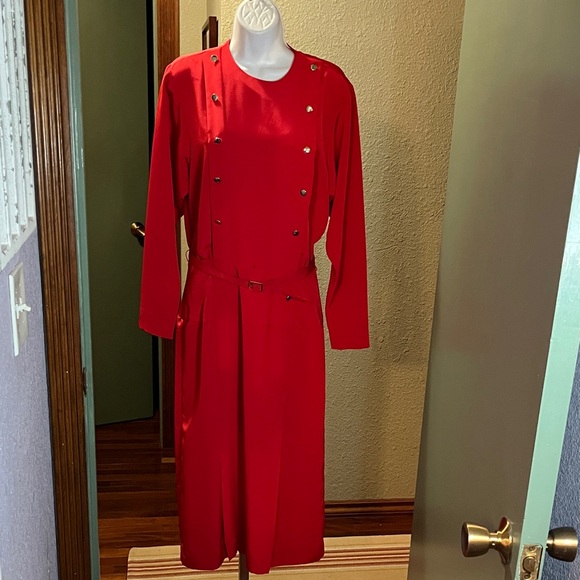 Liz Claiborne Dresses & Skirts - EUC VTG Stunning Liz Claiborne Red Long Sleeve Dress w/Gold Button Accents Sz 10